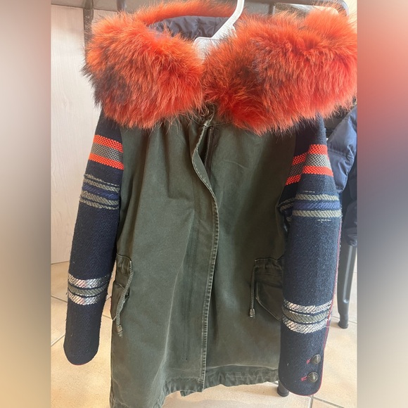 Stylish Jacket with real fur 5-6 years - Picture 1 of 3